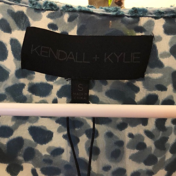 Top - Picture 2 of 3